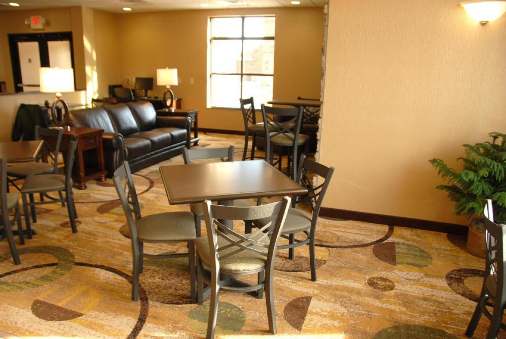 Cobblestone Inn & Suites - Marquette Exterior foto